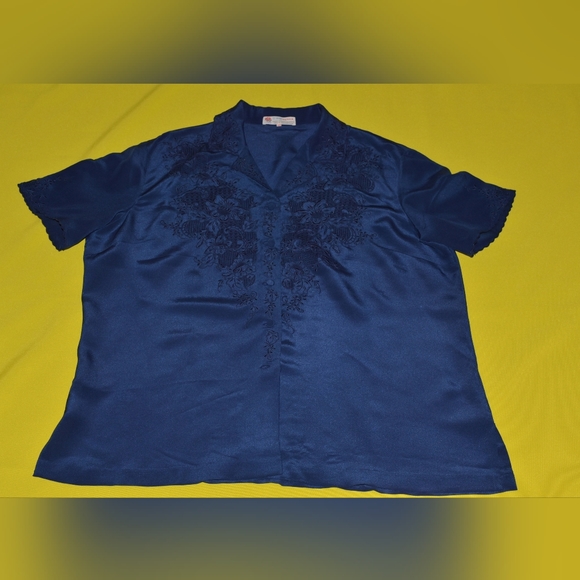 Vintage Blouse Silk PEONY. Hand Embroidered. Made in Shanghai, China. 1950s - Picture 8 of 11